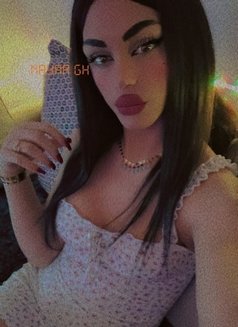 Nayaagh - Transsexual escort in Beirut Photo 13 of 26