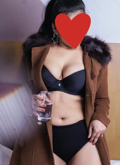 Nayana - escort in Chennai Photo 5 of 7