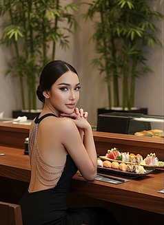 Nayef Vip Massage - Acompañantes transexual in Dubai Photo 10 of 11