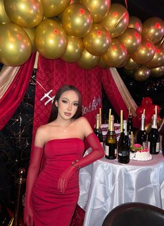 Nayef Luxury has a big and strong cock - Acompañantes transexual in Dubai Photo 6 of 11