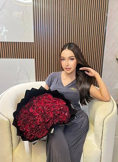 Nayef Luxury has a big and strong cock - Acompañantes transexual in Dubai Photo 7 of 11