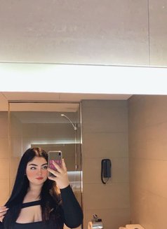 Nayla Ad - puta in Abu Dhabi Photo 3 of 7