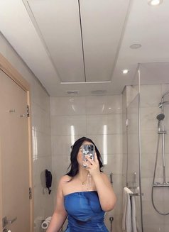 Nayla Ad - puta in Abu Dhabi Photo 4 of 7