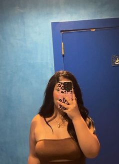 Nayla Ad - puta in Abu Dhabi Photo 5 of 7