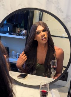 Nayla Latina 23cm - Transsexual escort in Dubai Photo 6 of 7