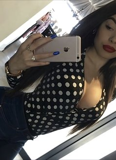 Nayla - puta in Beirut Photo 4 of 5