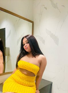 Nayna - puta in Dubai Photo 5 of 9