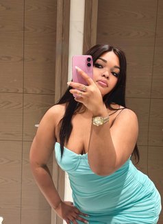 Nayna - puta in Dubai Photo 7 of 9