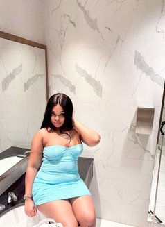 Nayna - puta in Dubai Photo 9 of 9