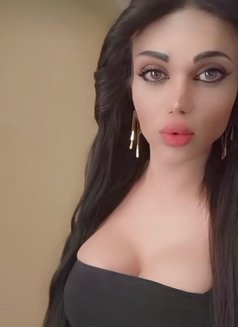 Nayosh - Acompañantes transexual in Beirut Photo 11 of 11