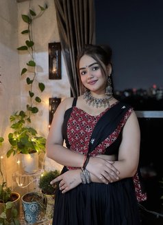 Nayra - puta in Jaipur Photo 1 of 2