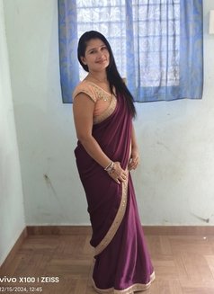 Nayra Rashi Khannna - escort in New Delhi Photo 2 of 2