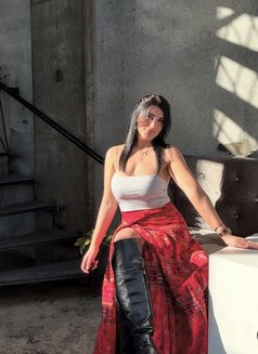 Naz - escort in Jeddah Photo 3 of 4
