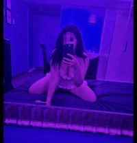 Nazanin - puta in Montreal