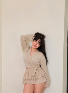 Nazanin - escort in Muscat Photo 7 of 11