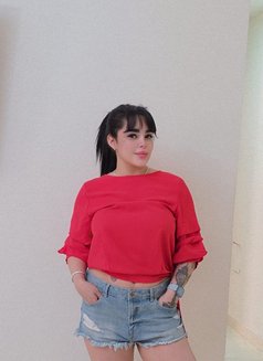 Nazanin - escort in Muscat Photo 10 of 11