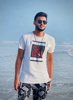 Nafiz - Male escort in Dhaka Photo 8 of 10