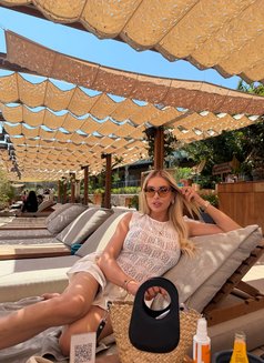Nazli KoreL XXL - Transsexual escort in İstanbul Photo 10 of 24