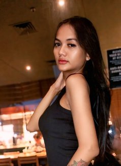 Nazma Azzura - Acompañantes transexual in Jakarta Photo 6 of 9