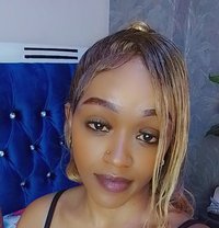 Nazrah - puta in Nairobi
