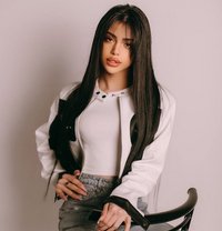 Nazrin - Transsexual escort in Riyadh Photo 9 of 14