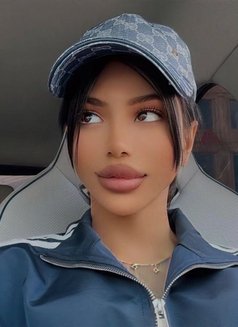 Nazrin - Transsexual escort in Riyadh Photo 15 of 28