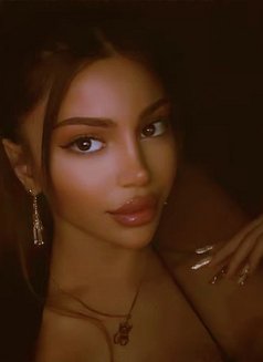 Nazrin - Transsexual escort in Riyadh Photo 29 of 30