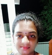 Nazriya Kutty - Acompañantes transexual in Chennai