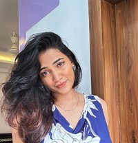 Priya - escort in New Delhi