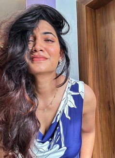 Priya - escort in New Delhi Photo 3 of 4