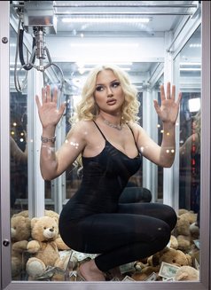 near Ataköy hayat regencyotel Macedonian - Transsexual escort in İstanbul Photo 10 of 13