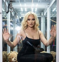 near Ataköy hayat regencyotel Macedonian - Acompañantes transexual in İstanbul Photo 13 of 13