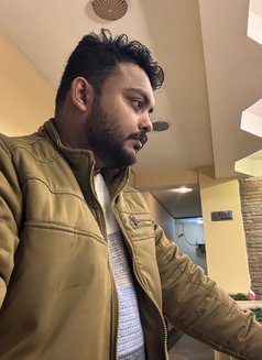 Nee L - Male escort in Kolkata Photo 3 of 5