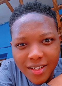 Adion - Acompañantes masculino in Lagos, Nigeria Photo 1 of 4