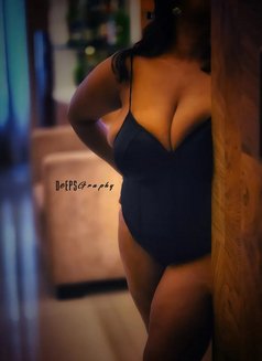 Needed Females to Work - Agencia de putas in Bangalore Photo 4 of 6