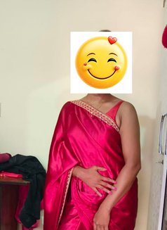 Neela S - puta in Bangalore Photo 1 of 7