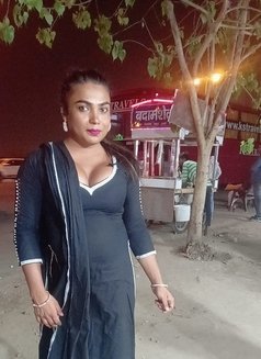 Neeli Khan - Transsexual escort in Mumbai Photo 3 of 8