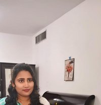 Neelu Tamil Young Private - puta in Abu Dhabi