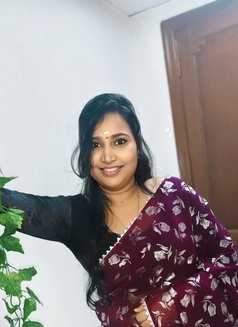 Neelu Tamil Young Private - puta in Abu Dhabi Photo 3 of 7