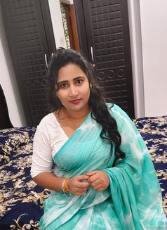 Neelu Tamil Young Private - puta in Abu Dhabi Photo 4 of 7