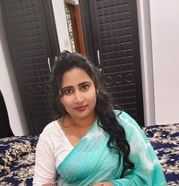 Neelu Tamil Young Private - puta in Abu Dhabi