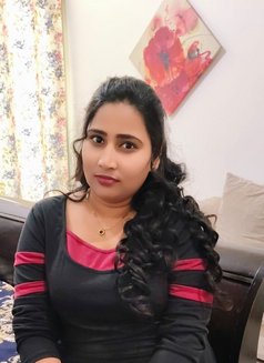 Neelu Tamil Young Private - puta in Abu Dhabi Photo 5 of 7