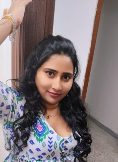 Neelu Tamil Young Private - puta in Abu Dhabi Photo 7 of 7