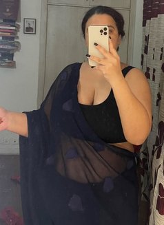 Bhabhi for cam - escort in Noida Photo 1 of 2