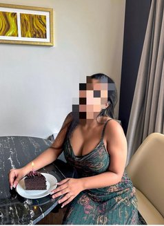 BBW cam - escort in Kochi Photo 1 of 2