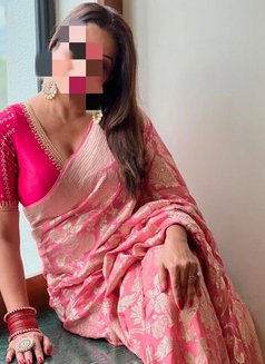 Bhabhi cam - escort in New Delhi Photo 2 of 2