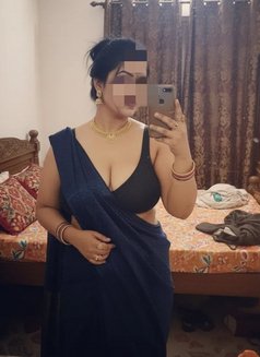Bhabhi cam. - escort in Mumbai Photo 1 of 2