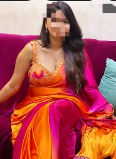 Bhabhi cam - puta in Mumbai Photo 1 of 2