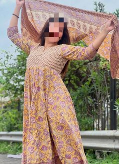 Bhabhi cam - puta in Mumbai Photo 2 of 2