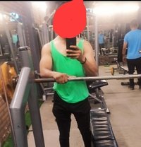 Neeraj - Male adult performer in New Delhi